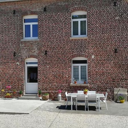 Au Coeur De L'Enclave Bed and Breakfast Moeuvres Eksteriør billede
