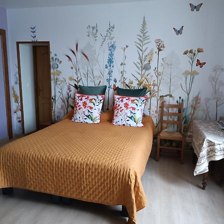 Au Coeur De L'Enclave Bed and Breakfast Moeuvres Eksteriør billede
