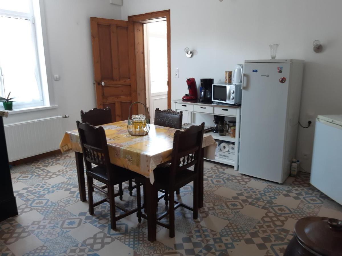 Au Coeur De L'Enclave Bed and Breakfast Moeuvres Eksteriør billede